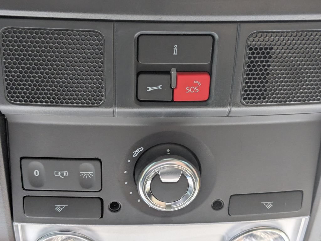 Used 2019 Volkswagen Beetle 2.0T Final Edition SEL FWD image 43