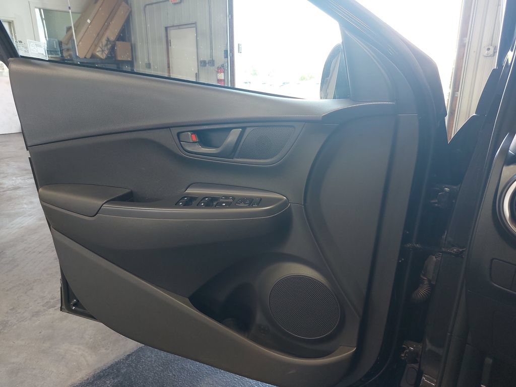 Used 2022 Hyundai Kona SE AWD/4WD image 26