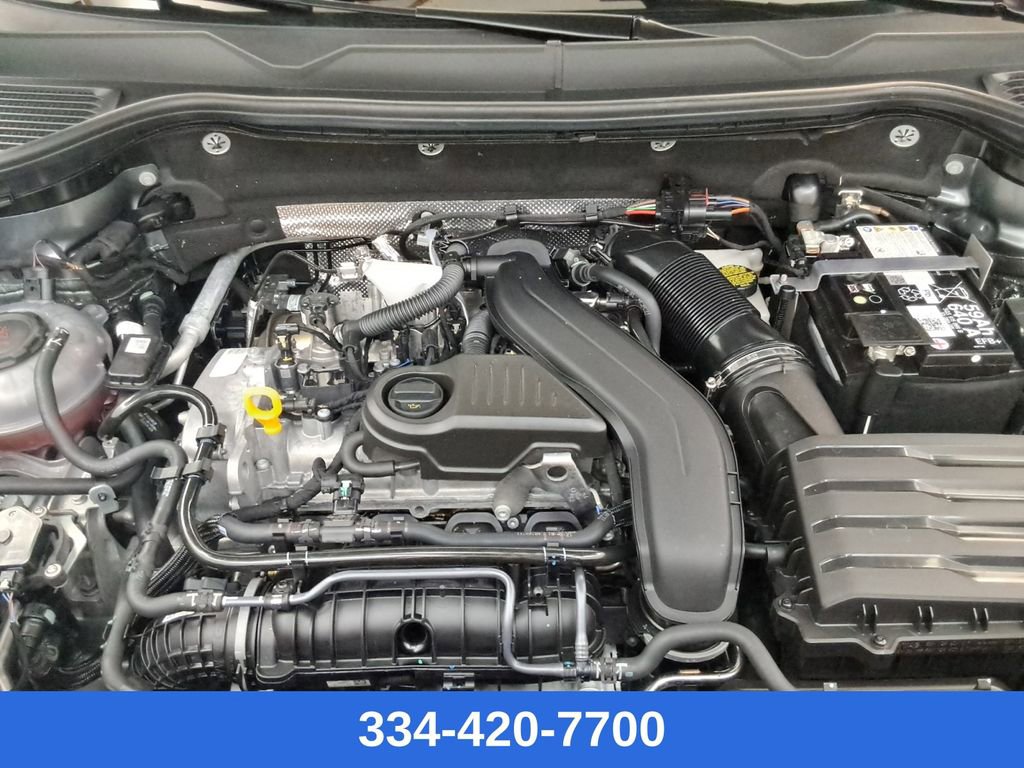 Certified 2025 Volkswagen Taos SE w/ Panoramic Sunroof Package image 31