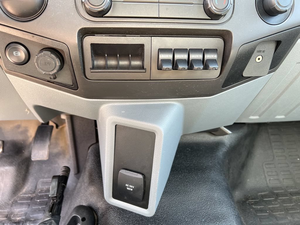 Used 2016 Ford F650 2WD Regular Cab Super Duty image 13