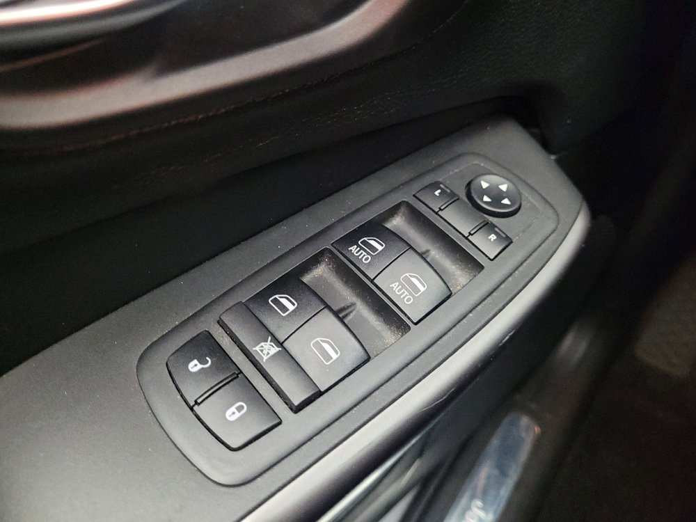 Used 2019 Jeep Cherokee Limited w/ Luxury Group image 27