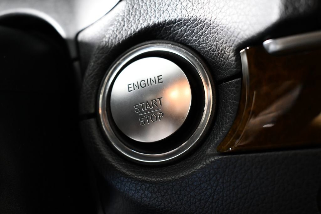 Used 2015 Mercedes-Benz E 400 4MATIC Coupe image 38