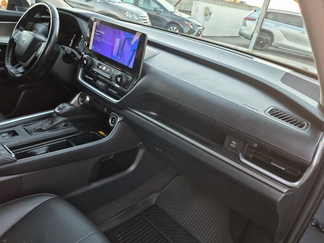 Used 2024 Toyota Grand Highlander AWD image 6