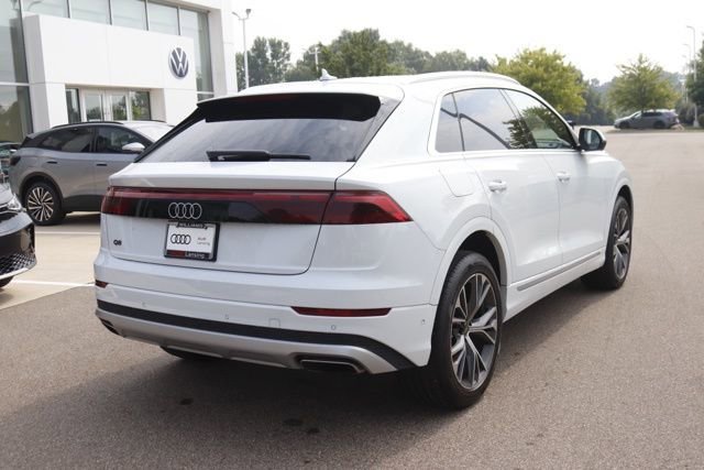 Used 2024 Audi Q8 Premium image 3