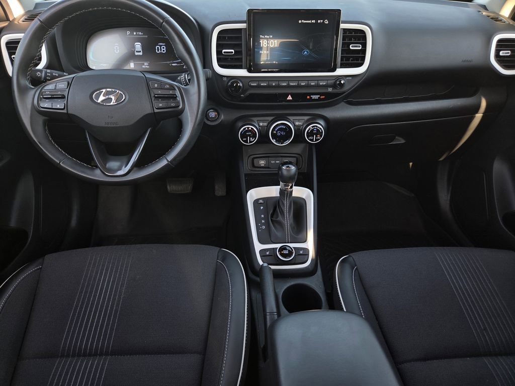 Certified 2024 Hyundai Venue Limited FWD image 8