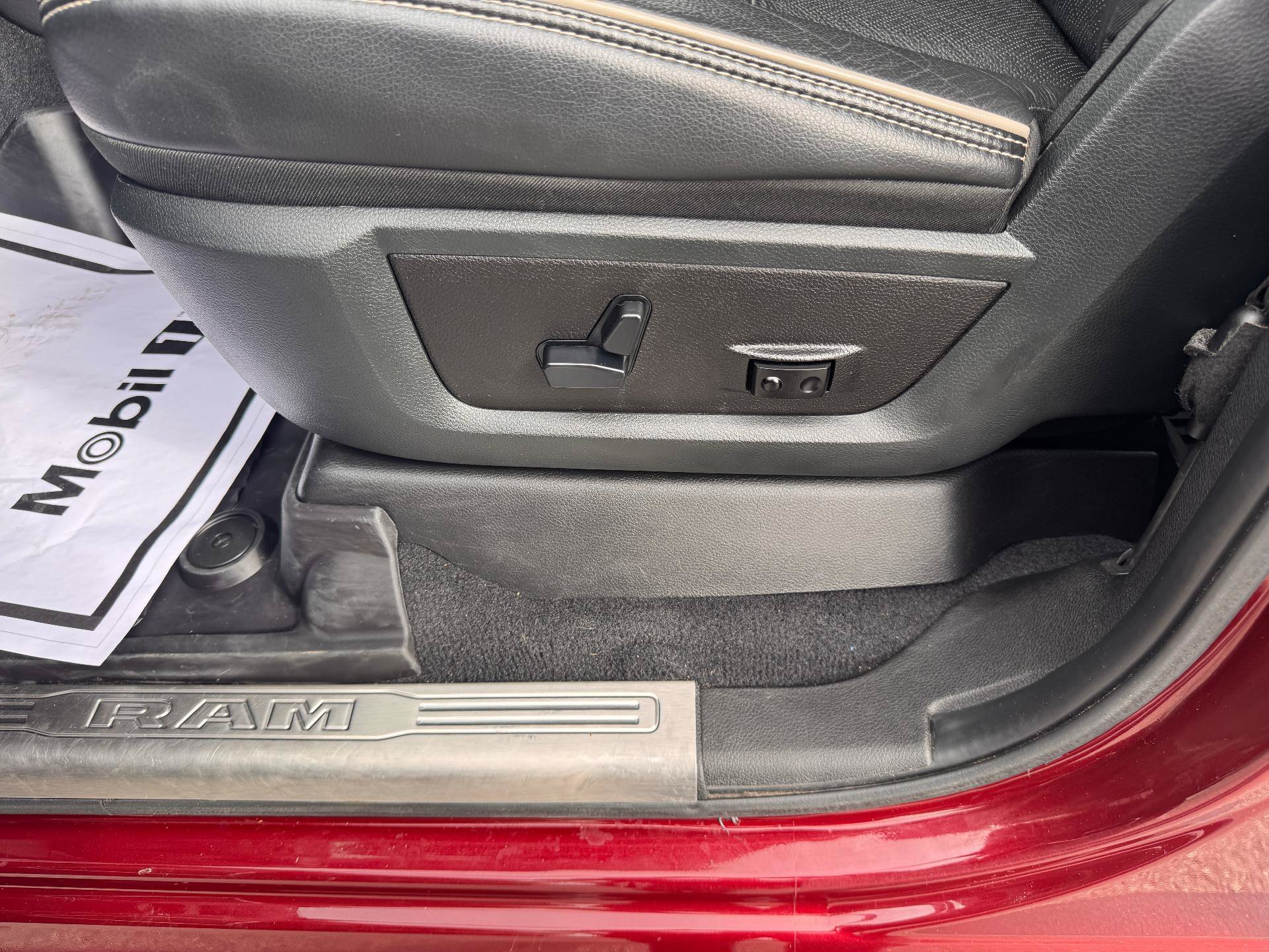Used 2019 RAM 2500 Laramie AWD/4WD image 12