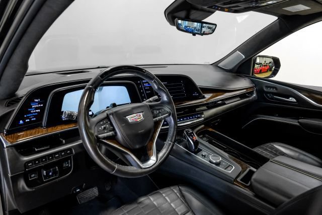 Used 2022 Cadillac Escalade ESV Sport Platinum w/ Heavy-Duty Trailer Package AWD/4WD image 4
