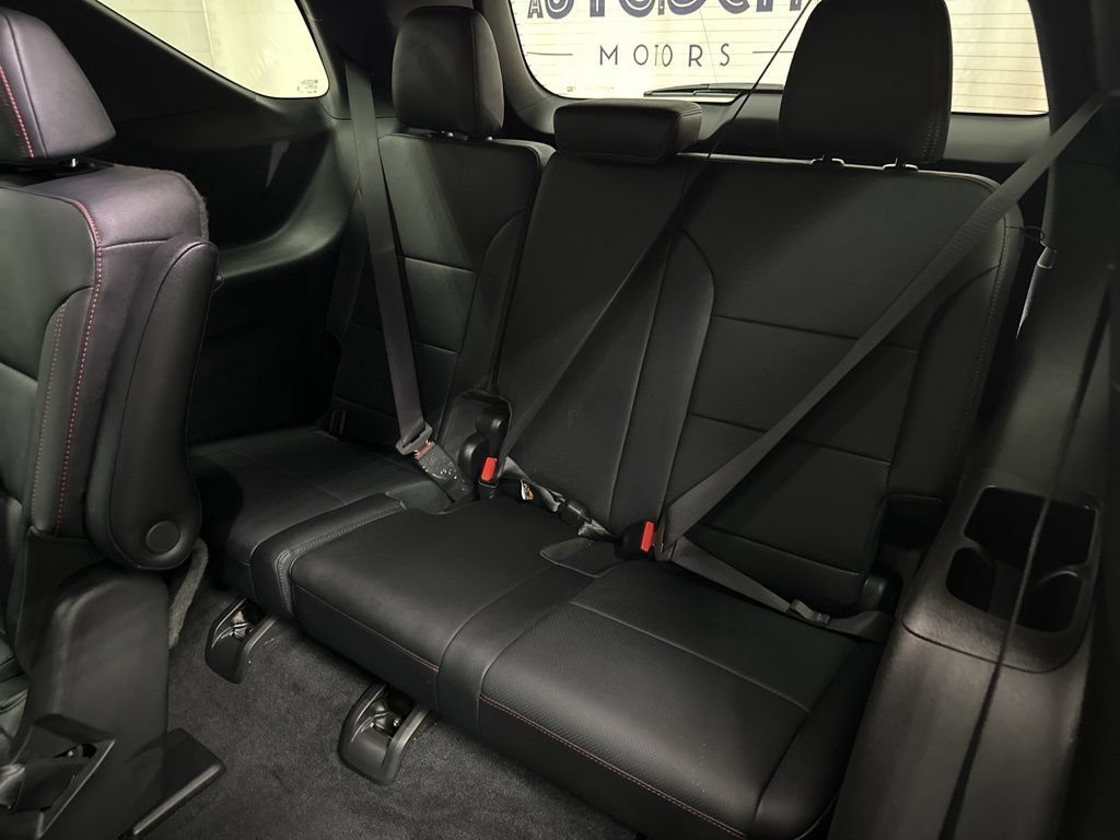 Used 2025 Chevrolet Traverse Z71 w/ Enhanced Driving Package AWD/4WD image 24