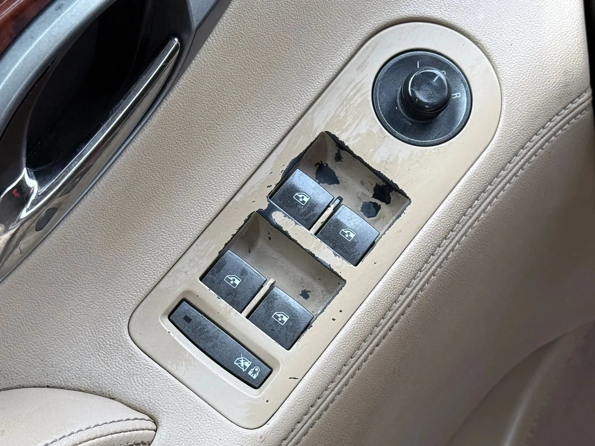 Used 2013 Buick LaCrosse Premium FWD image 23