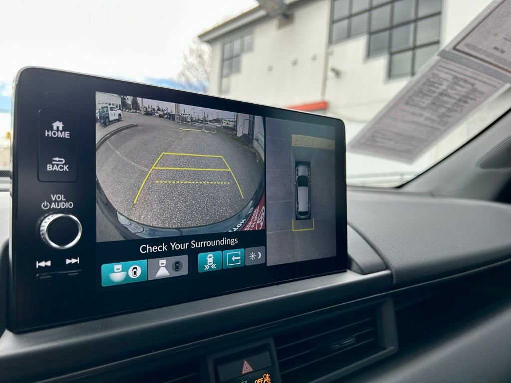 Used 2025 Honda Pilot TrailSport image 26