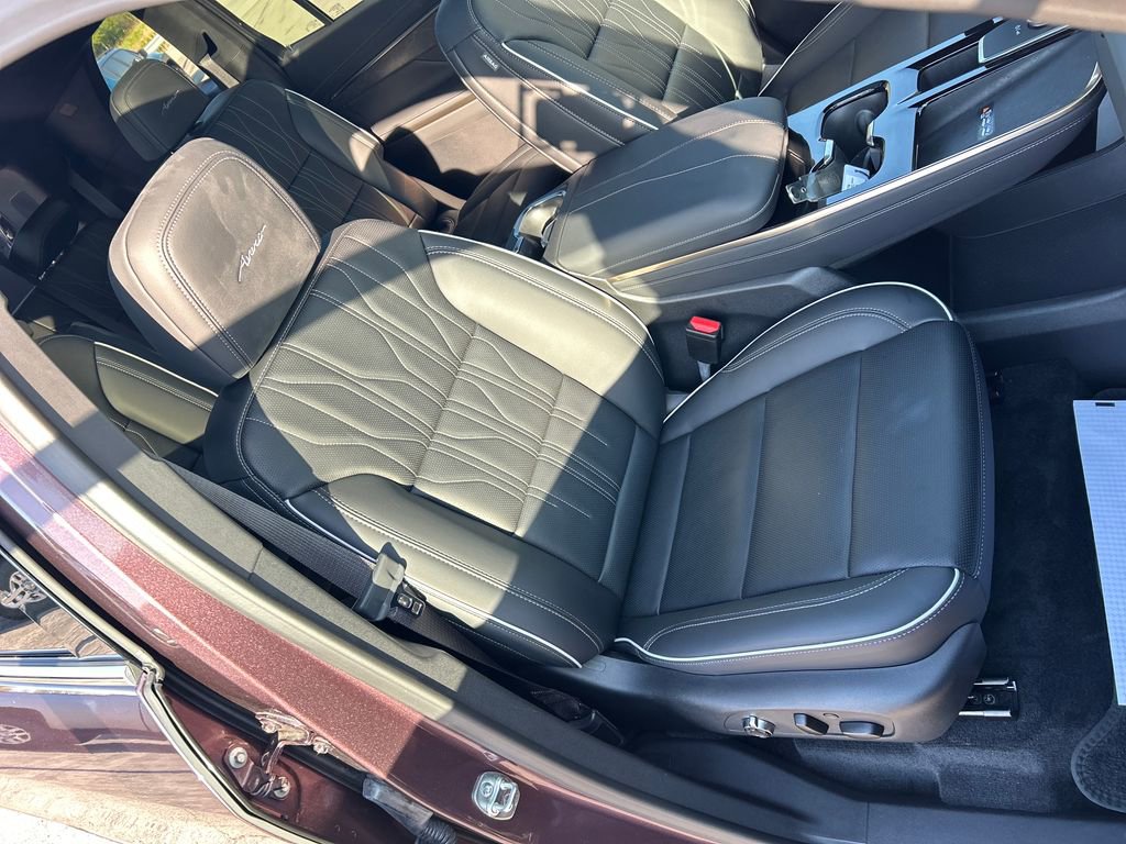 Used 2025 Buick Enclave Avenir w/ Super Cruise Package image 27