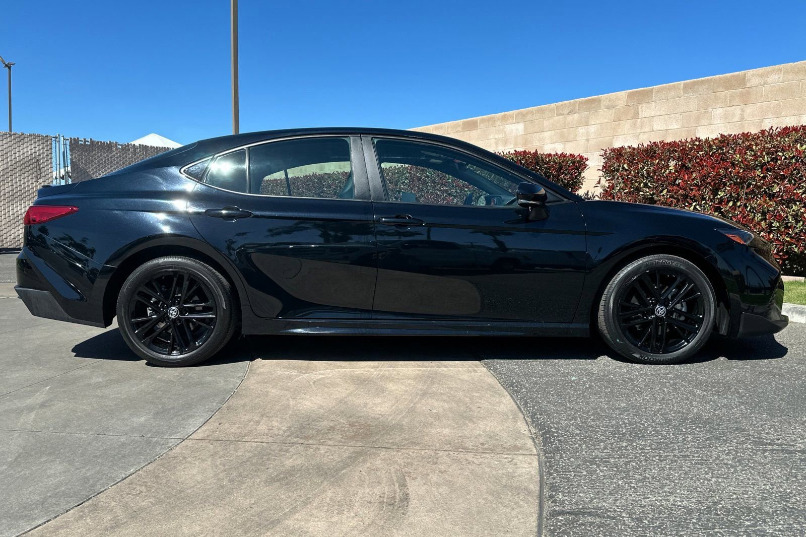 Used 2025 Toyota Camry SE video 3