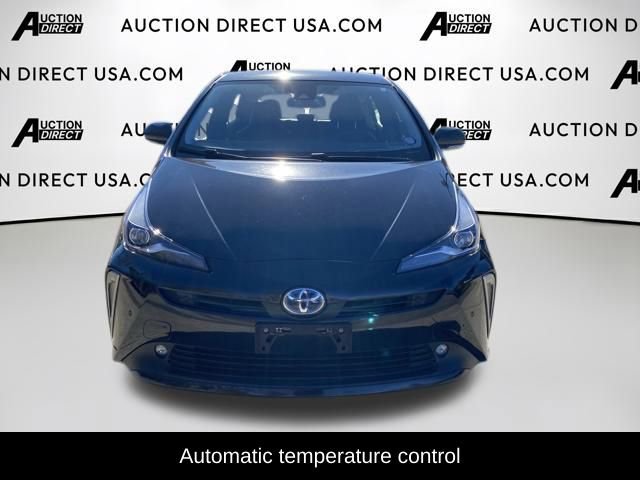 Used 2022 Toyota Prius XLE image 2