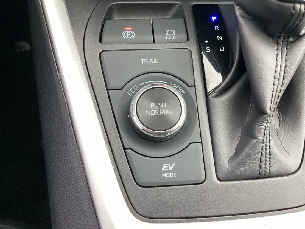 Used 2024 Toyota RAV4 XLE image 35