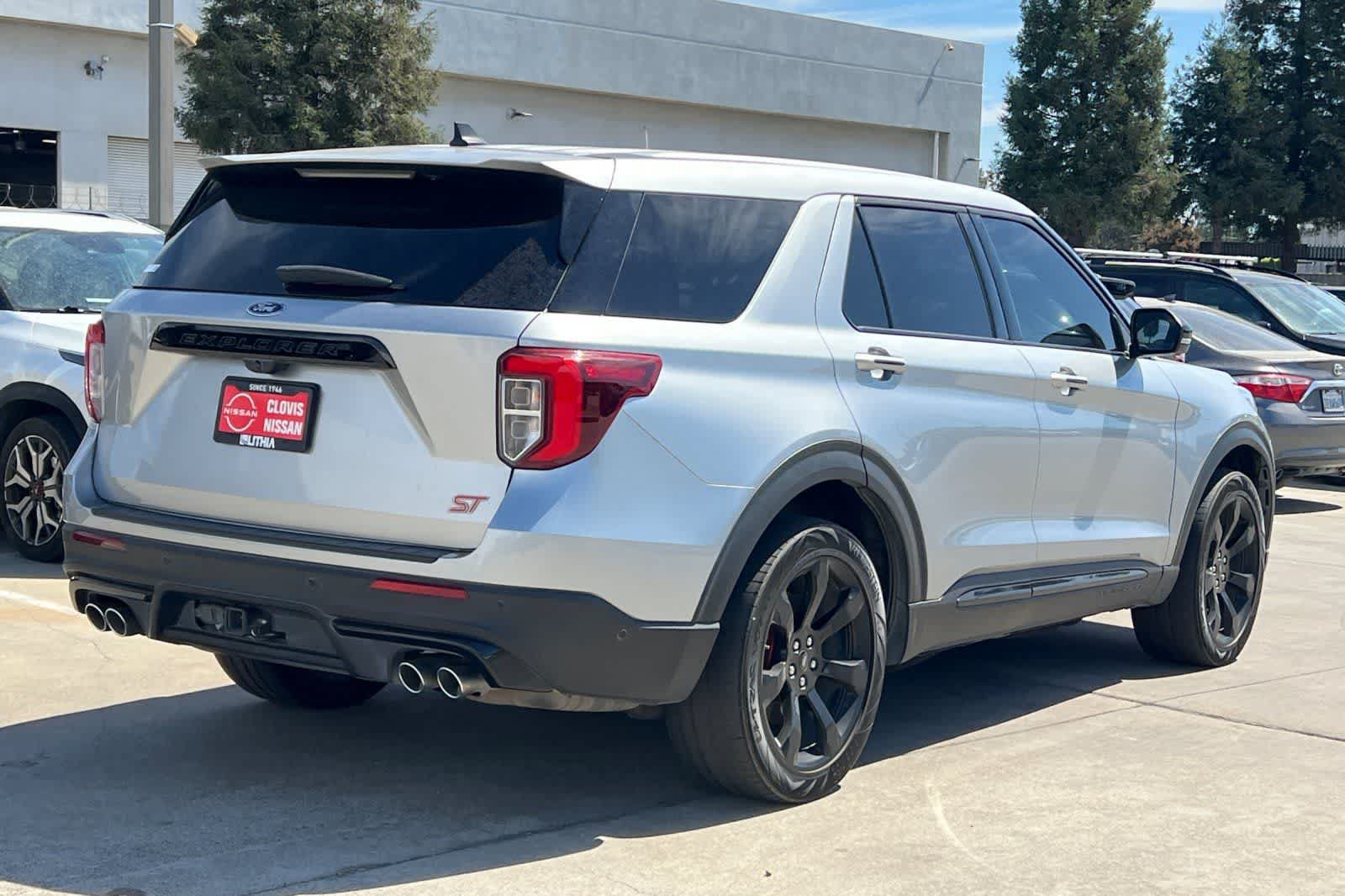 Used 2021 Ford Explorer ST w/ Equipment Group 401A AWD/4WD image 3