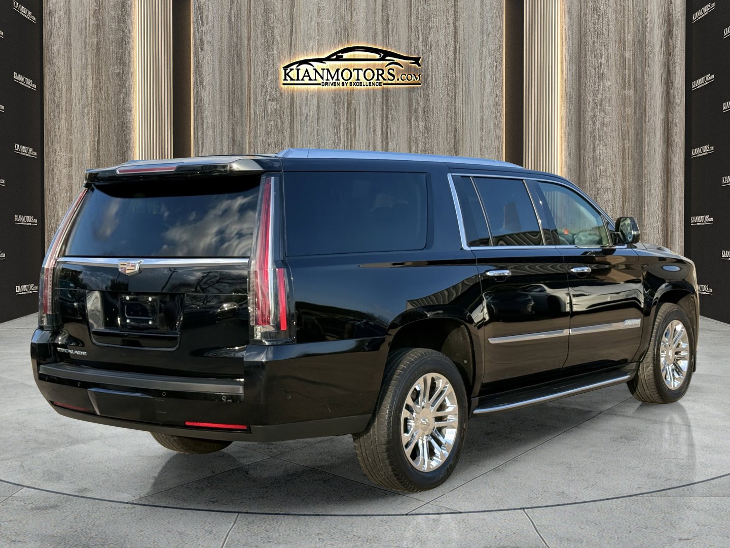 Used 2020 Cadillac Escalade ESV 2WD image 7