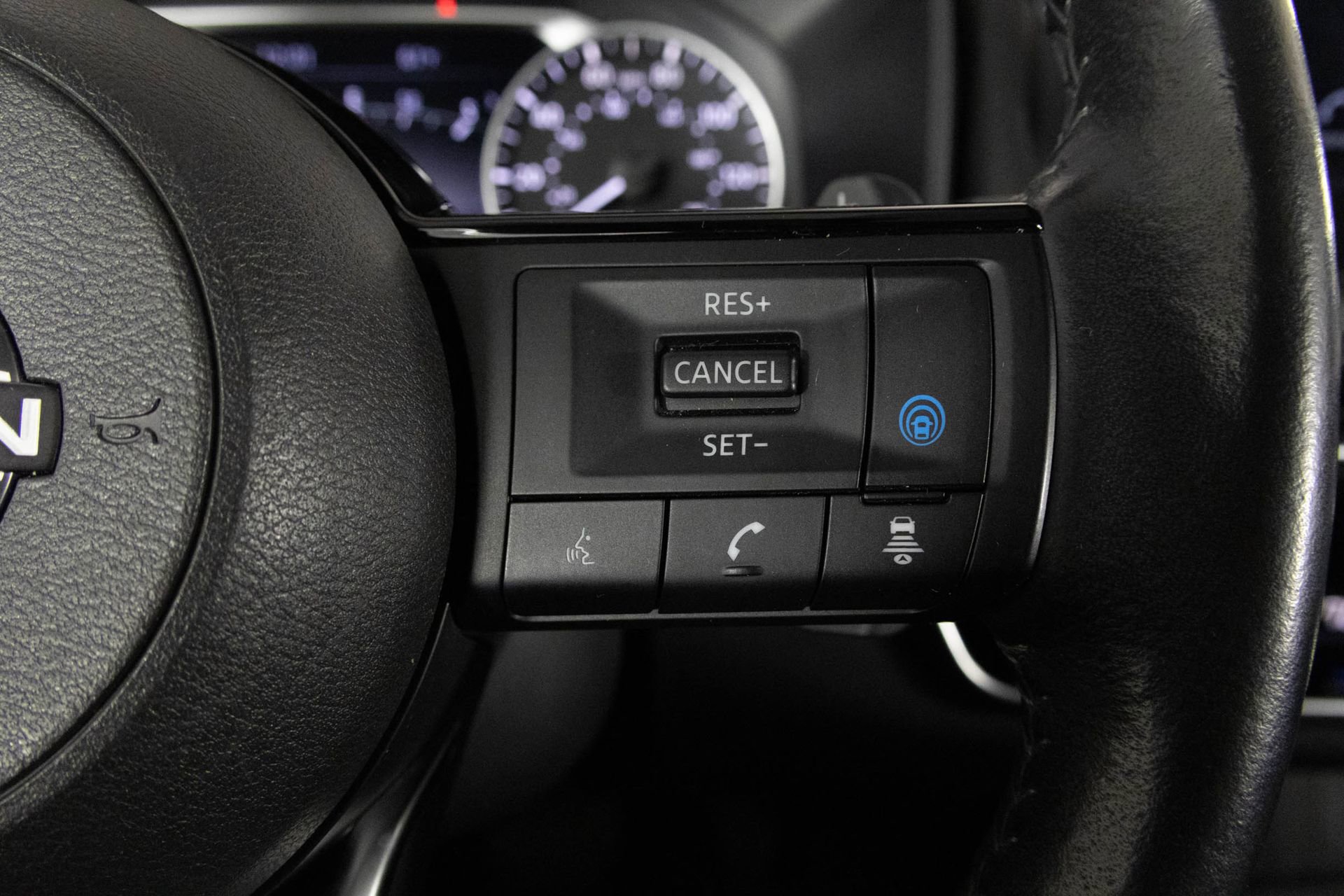 Used 2023 Nissan Rogue SL w/ SL Premium Package image 31