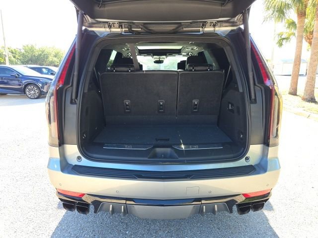 Used 2023 Cadillac Escalade V AWD/4WD image 9