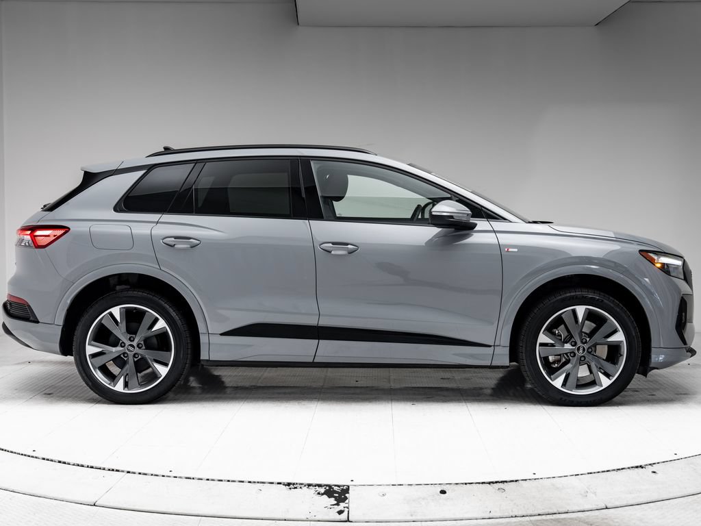 Used 2024 Audi Q4 e-tron Premium w/ Convenience Package AWD/4WD image 31