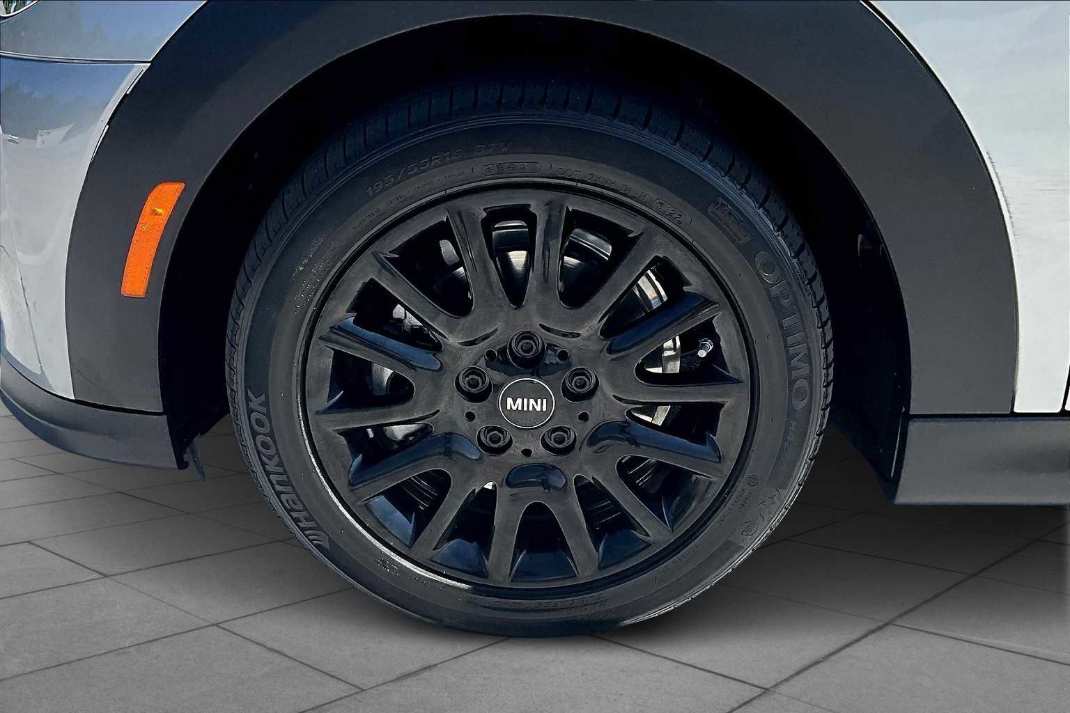 Used 2023 MINI Cooper Cooper image 17