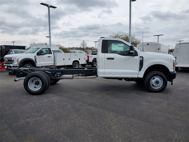 New 2025 Ford F350 XL w/ Snow Plow Prep Package image 4