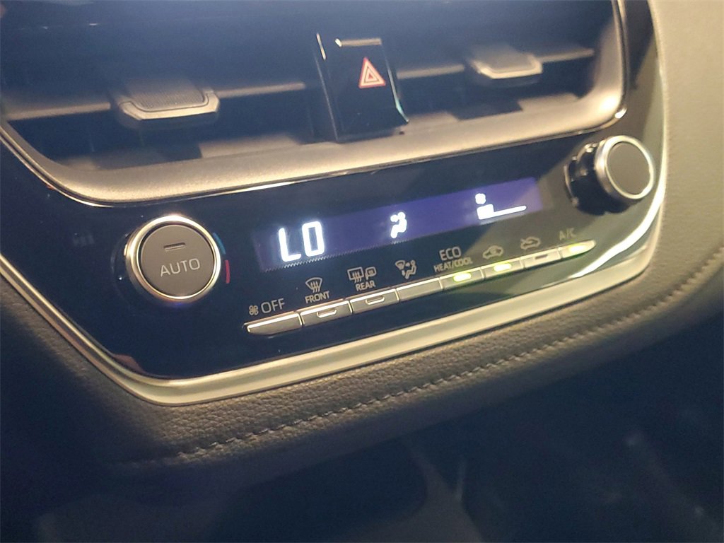Used 2024 Toyota Corolla SE image 29