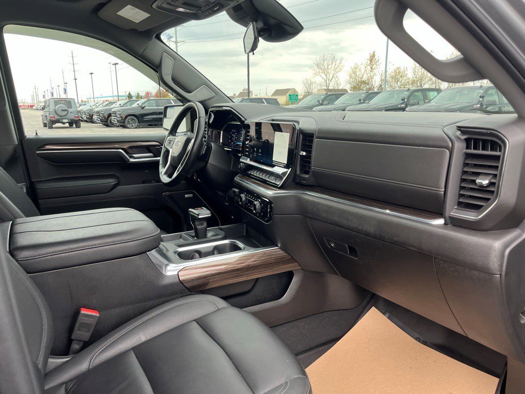 Certified 2024 Chevrolet Silverado 1500 RST w/ Redline Edition image 18