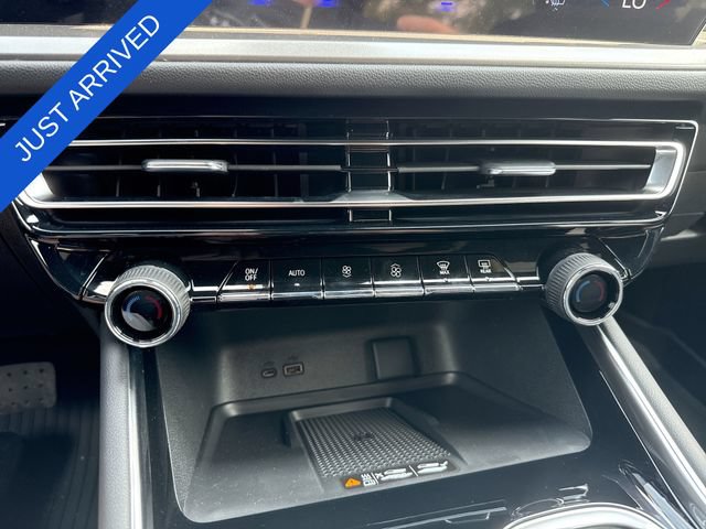 New 2026 Chevrolet Traverse LT w/ Driver Confidence Package FWD image 19