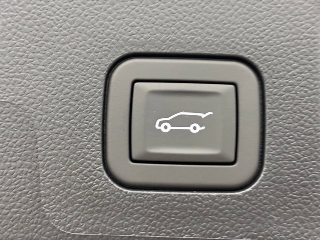 New 2026 GMC Terrain Elevation w/ Elevation Premium Package image 11