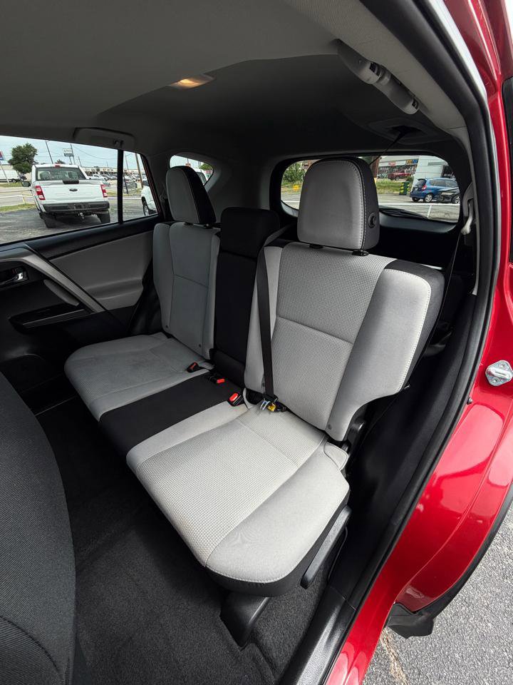 Used 2017 Toyota RAV4 XLE FWD image 14
