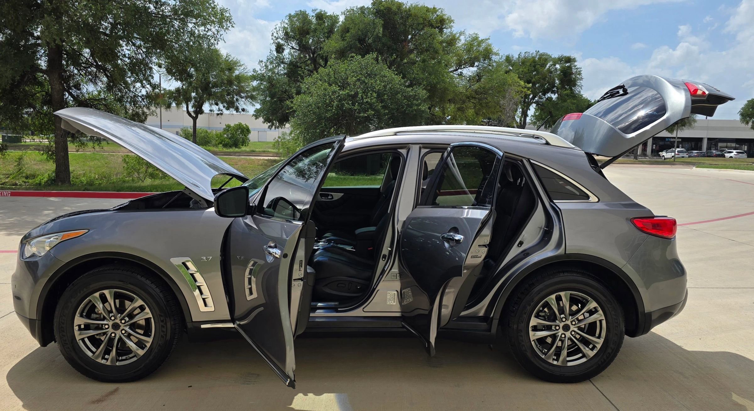 Used 2015 INFINITI QX70 2WD w/ Premium Package image 15
