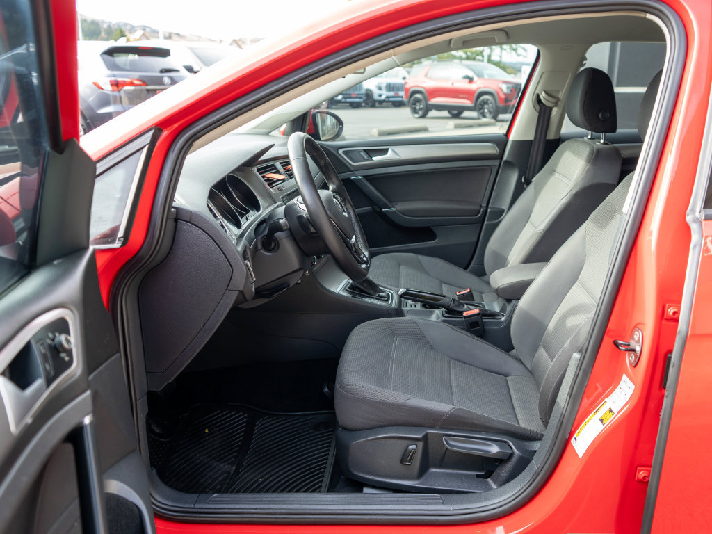 Used 2016 Volkswagen Golf S FWD image 11