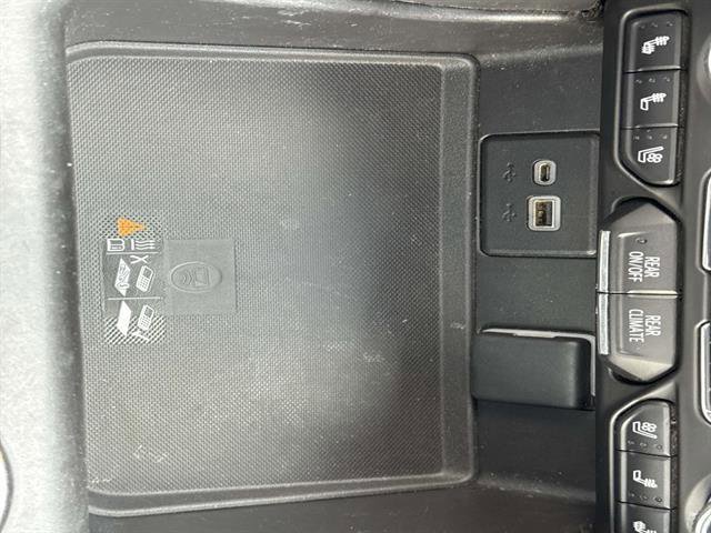 Used 2022 GMC Yukon XL SLT w/ SLT Luxury Package image 25