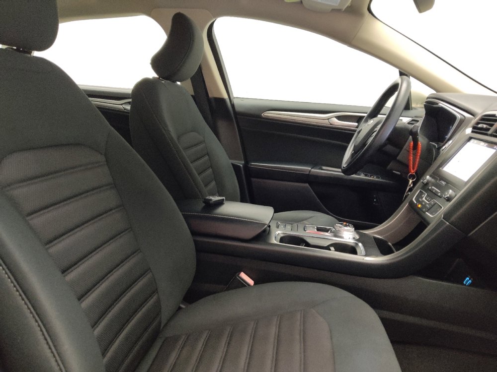 Used 2019 Ford Fusion SE image 21
