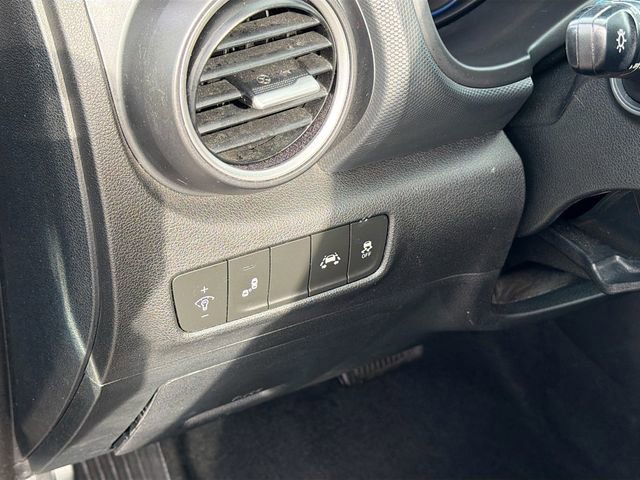 Used 2019 Hyundai Kona Limited image 7