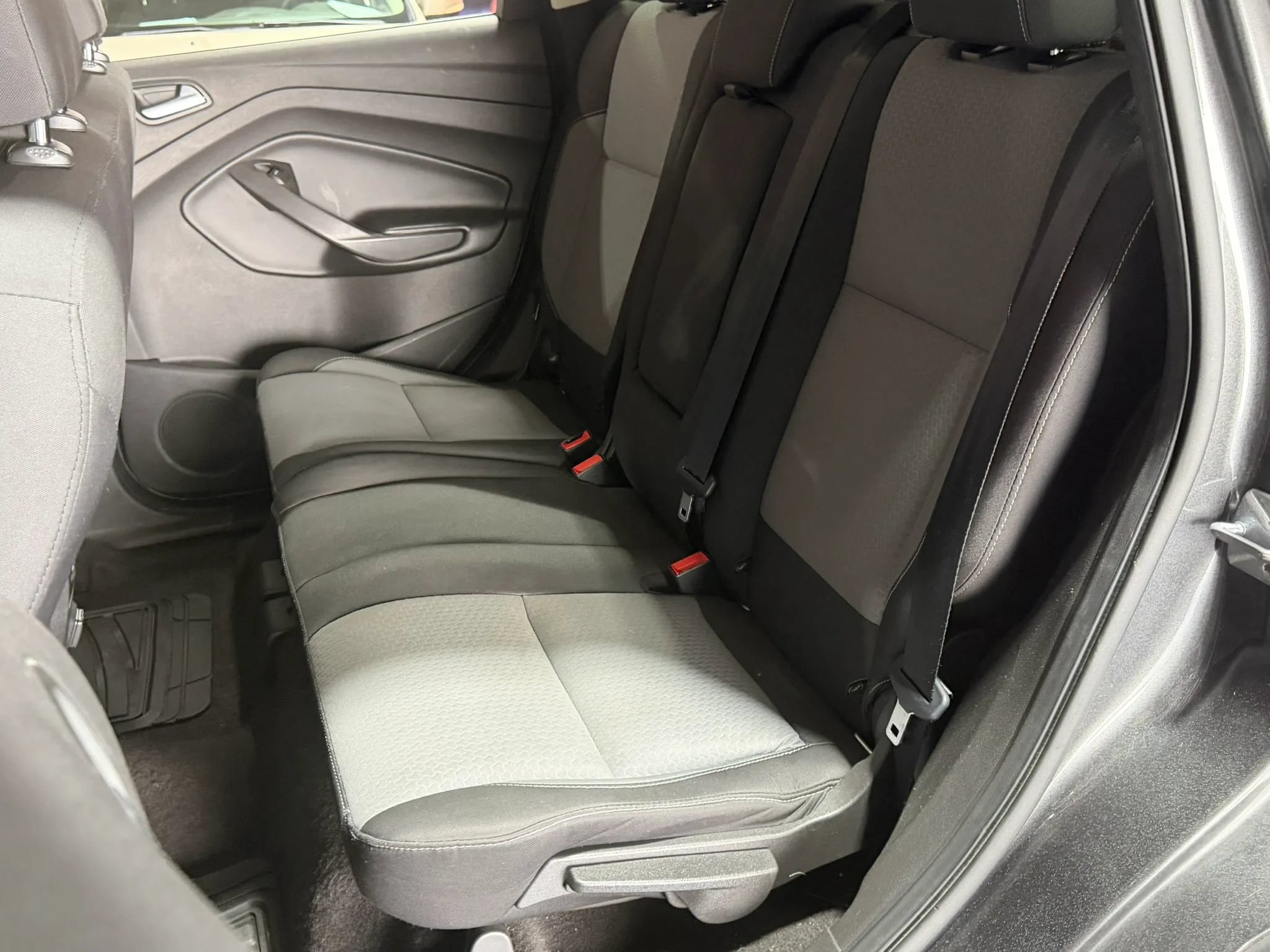 Used 2018 Ford Escape SE w/ SE Sync 3 Package AWD/4WD image 12
