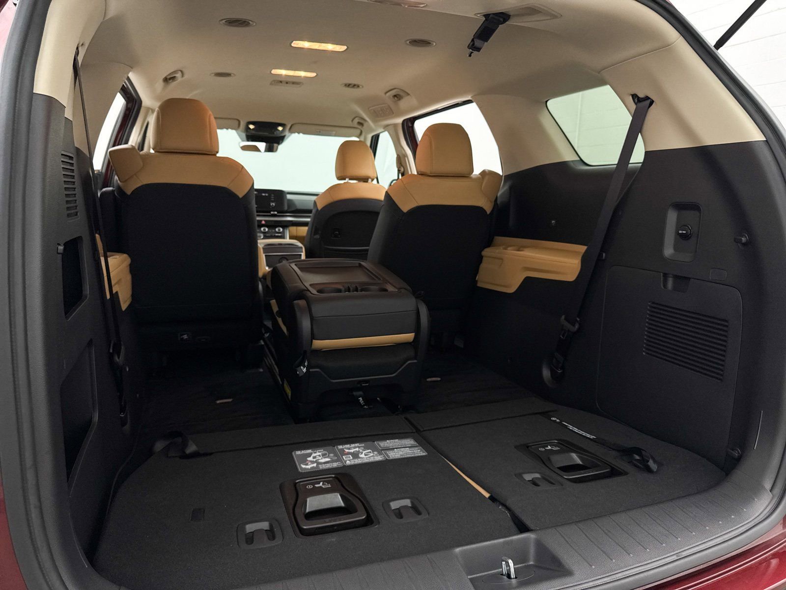 Used 2024 Kia Carnival LX image 30