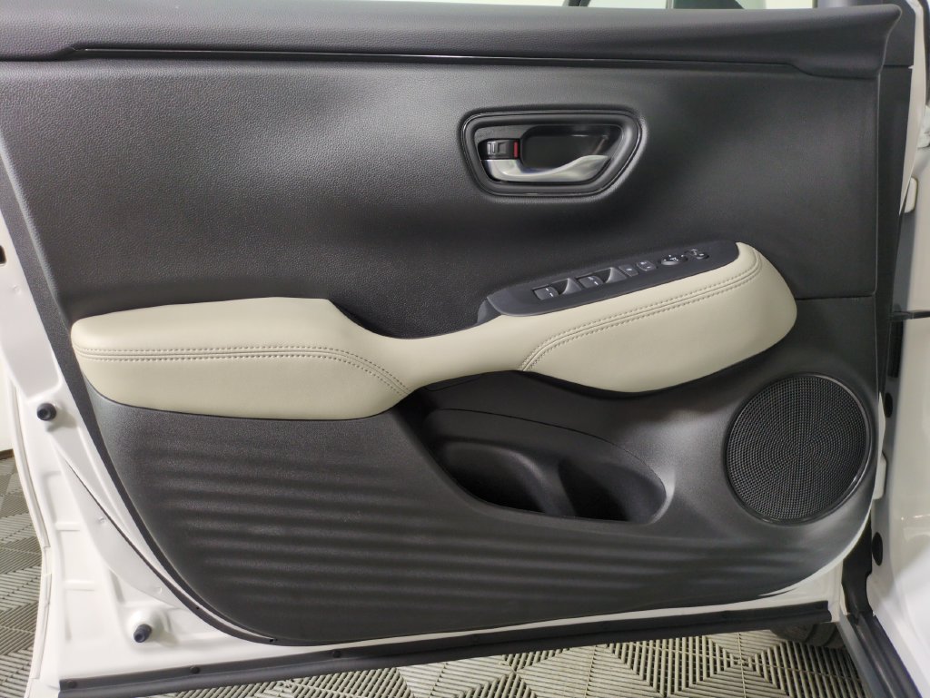 Used 2025 Honda HR-V LX image 14