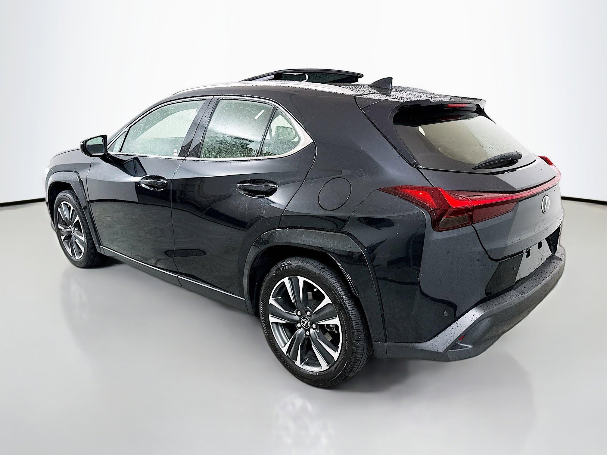 Used 2023 Lexus UX 250h AWD w/ Premium Package image 5