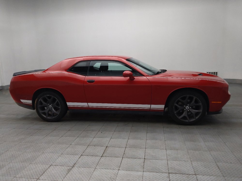 Used 2017 Dodge Challenger SXT image 11