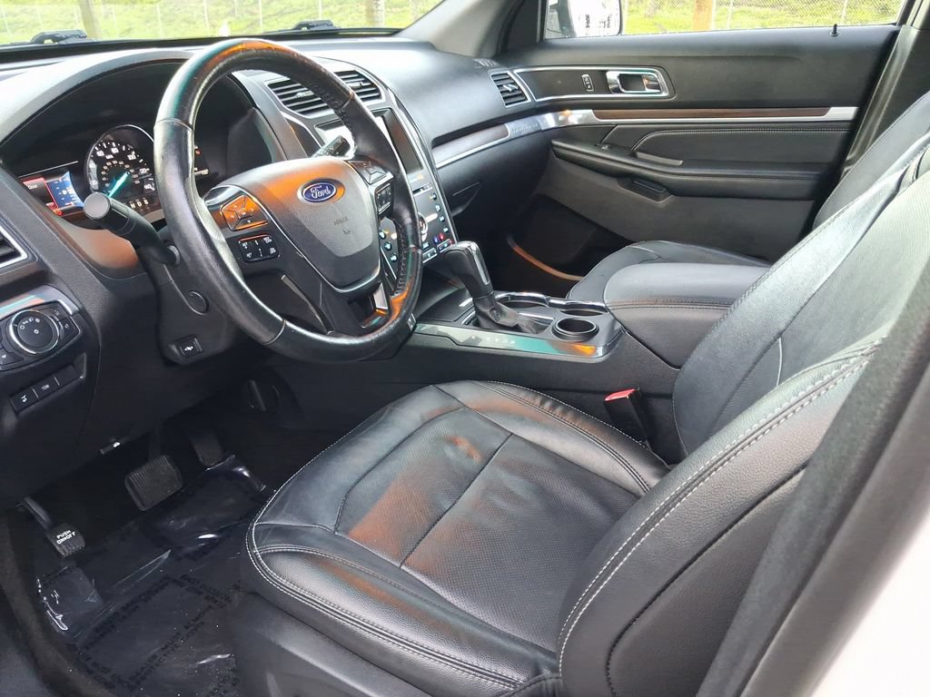 Used 2016 Ford Explorer Limited w/ Equipment Group 301A FWD image 18