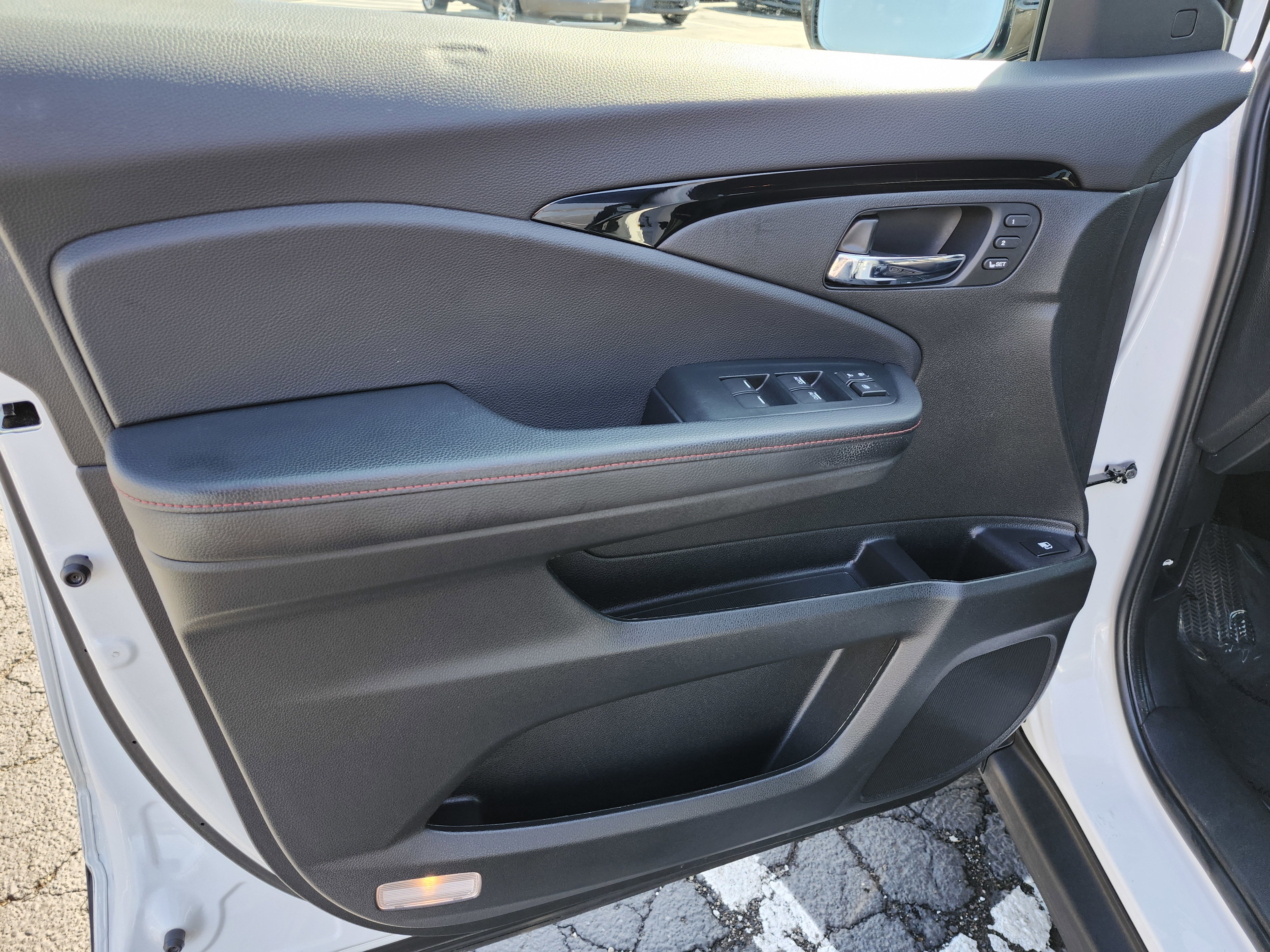 Used 2023 Honda Ridgeline Black Edition image 32