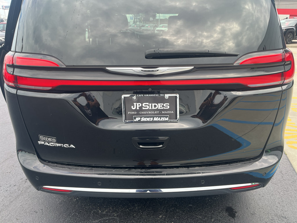 Used 2024 Chrysler Pacifica Touring-L FWD image 51