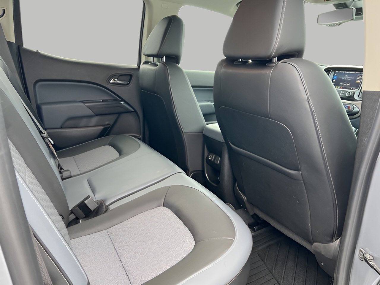 Used 2021 Chevrolet Colorado Z71 w/ Safety Package image 33