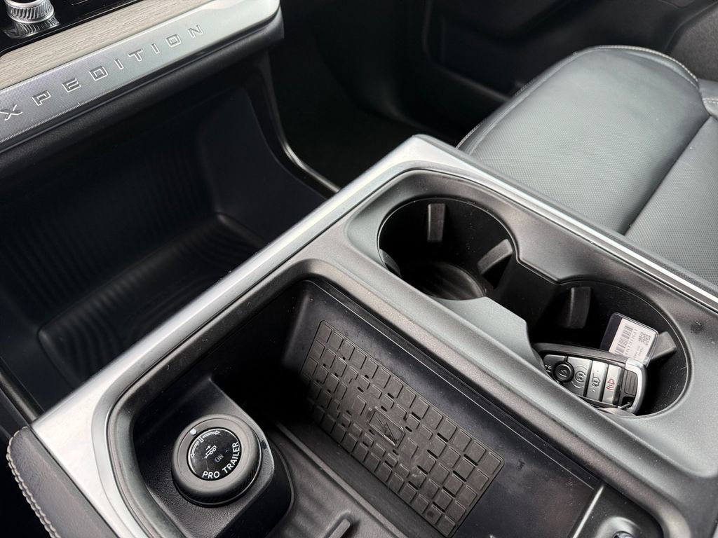 Certified 2025 Ford Expedition Max Platinum image 20