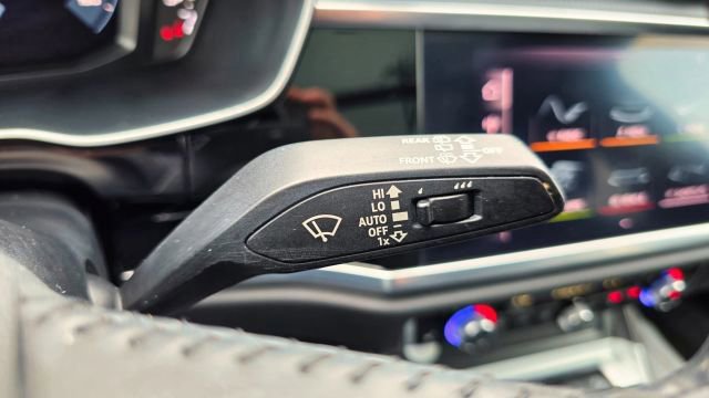 Used 2020 Audi Q3 2.0T Premium w/ Convenience Package image 22