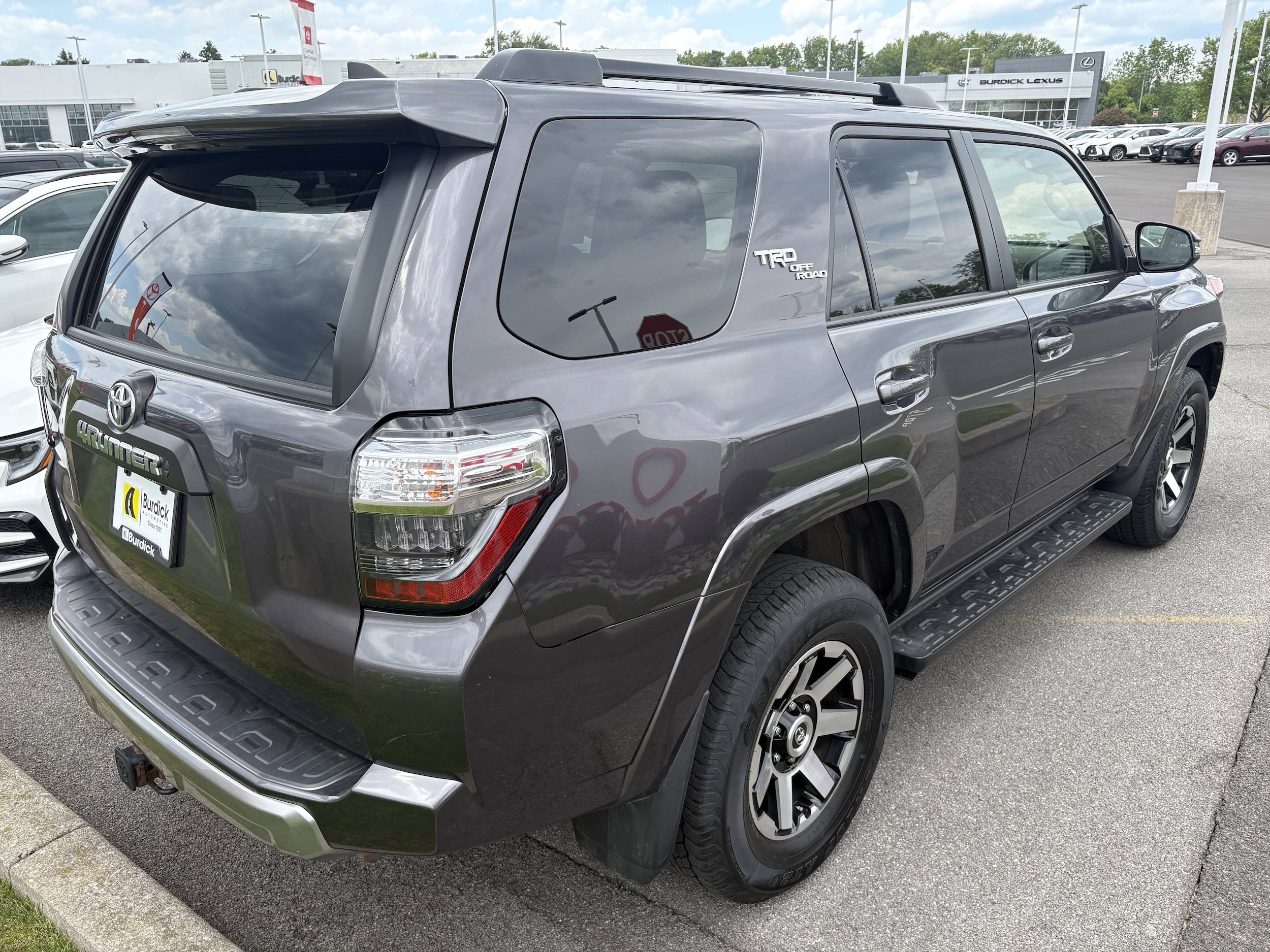 Used 2021 Toyota 4Runner TRD Off-Road Premium w/ Moonroof Package AWD/4WD image 5