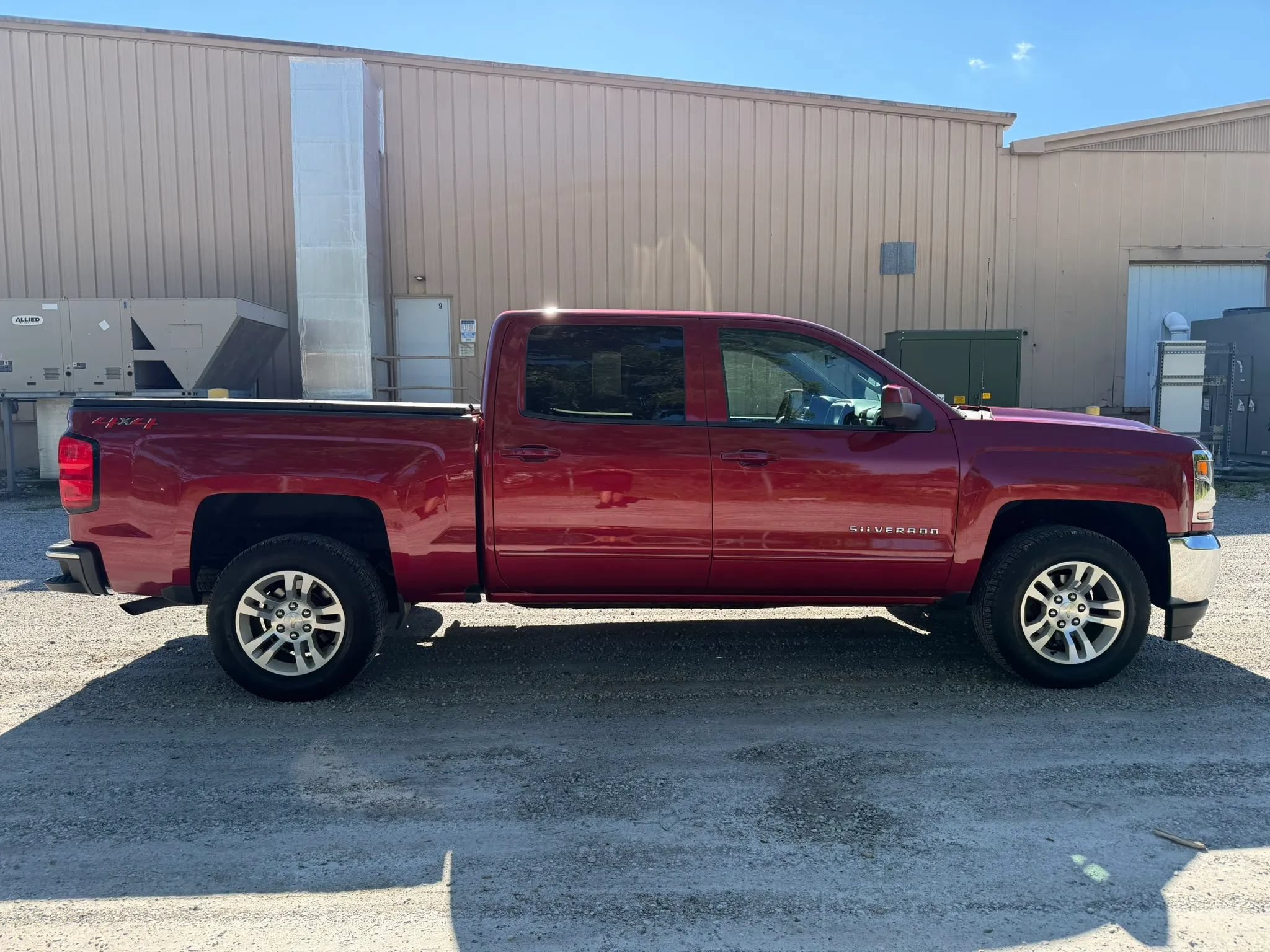 Used 2018 Chevrolet Silverado 1500 LT w/ All Star Edition AWD/4WD image 4