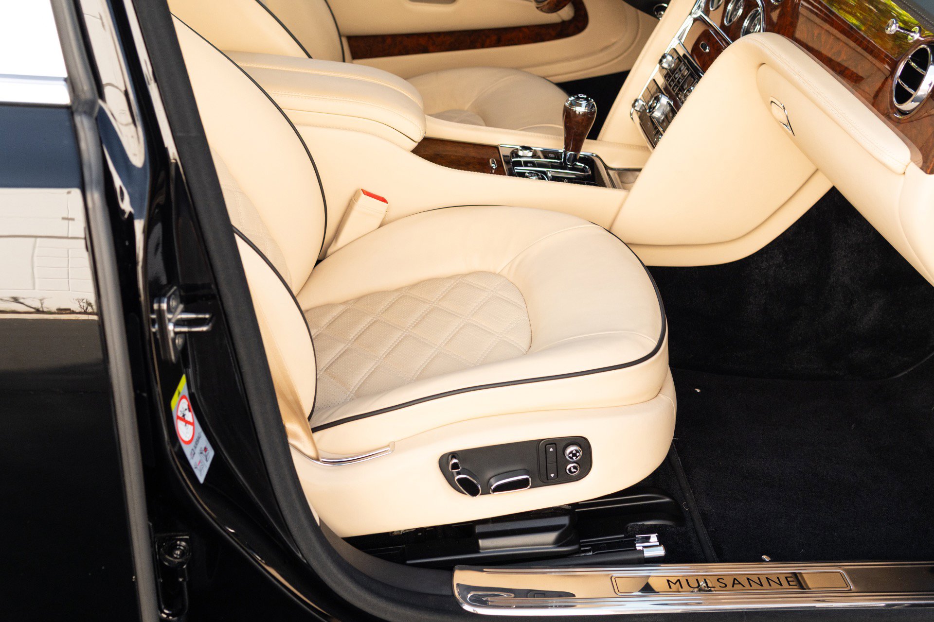 Used 2014 Bentley Mulsanne RWD image 59