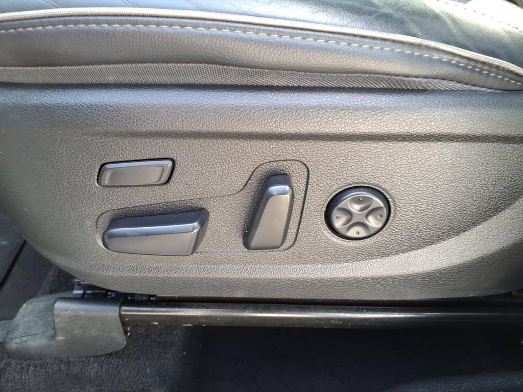 Used 2023 Hyundai Santa Fe Limited AWD/4WD image 30